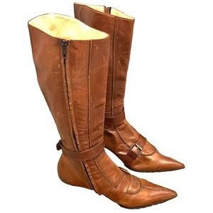 Vero Cuoio Italian leather boots. Size 38 (U.S. size 8) zip up boots